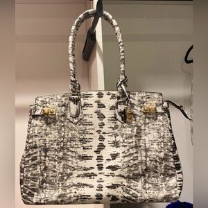 Henri Bendel bag